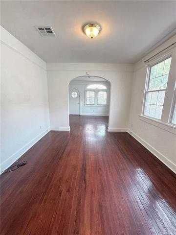 1221 Poland Ave - Photo 4 of 12