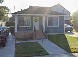 featured image of 715 N Woodlawn Ave