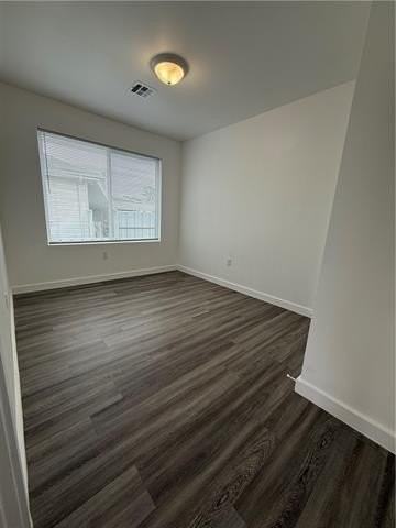 715 N Woodlawn Ave - Photo 4 of 10