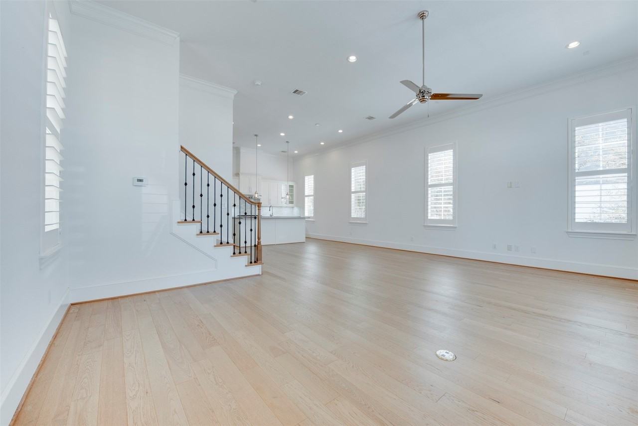8736 Oak Kolbe Ln - Photo 3 of 41