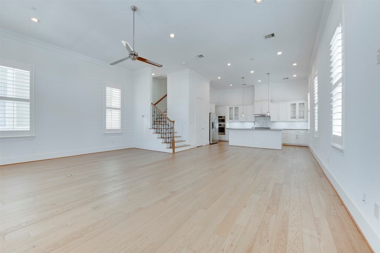 8736 Oak Kolbe Ln - Photo 4 of 41