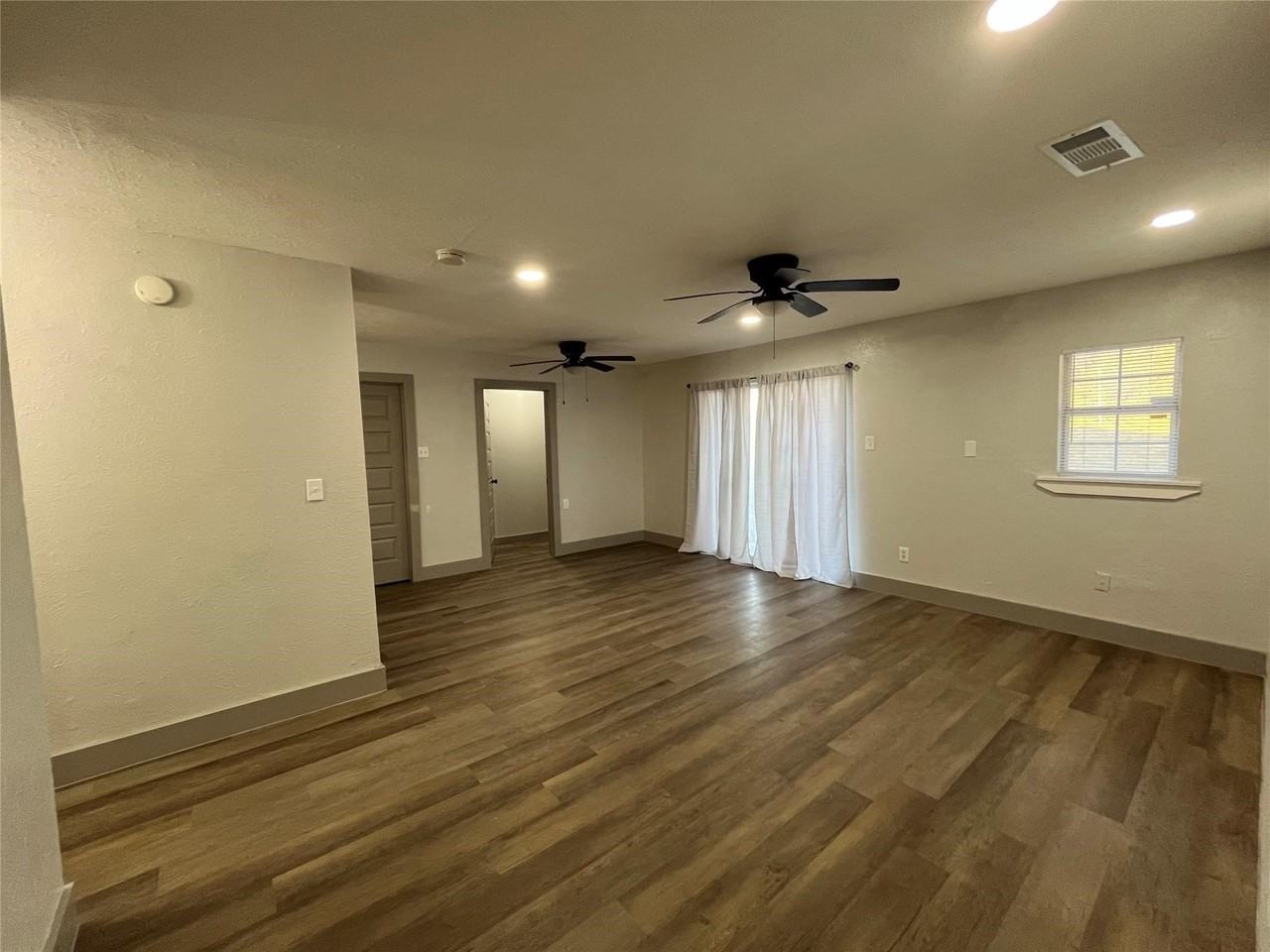 3982 Granite Hill Dr - Photo 4 of 11