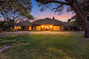 featured image of 6911 Gateridge Dr