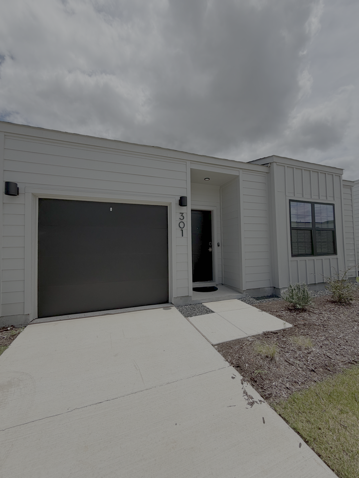 Plainfield Dr - Photo 4 of 8
