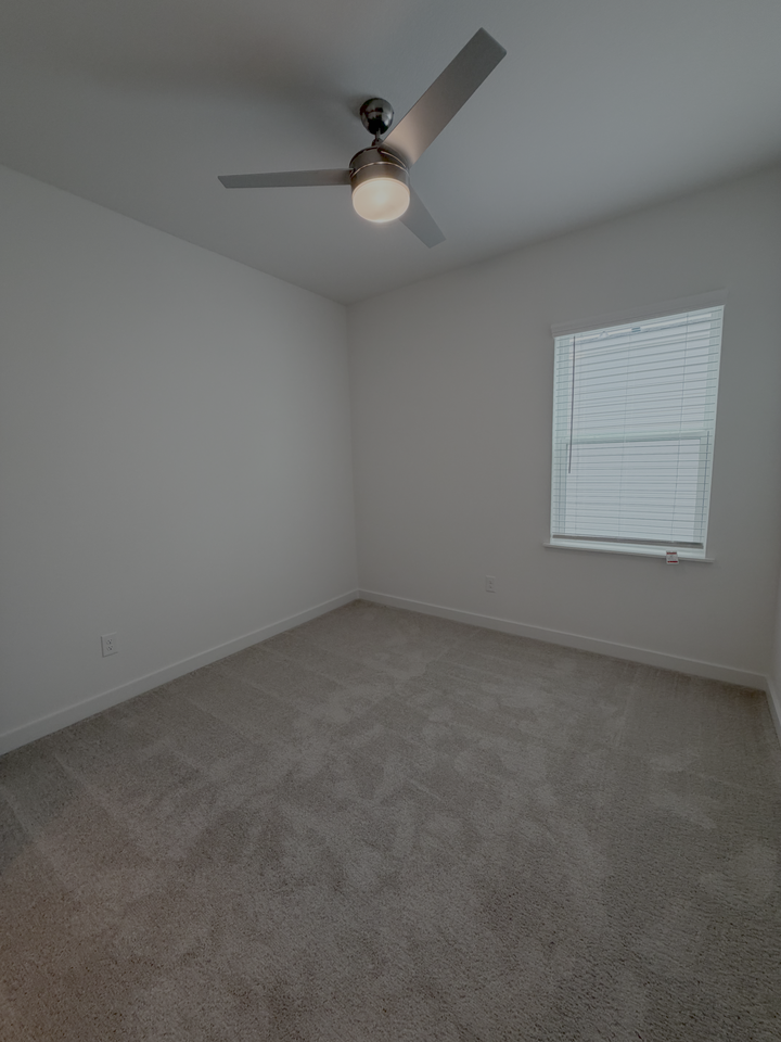 Plainfield Dr - Photo 7 of 8