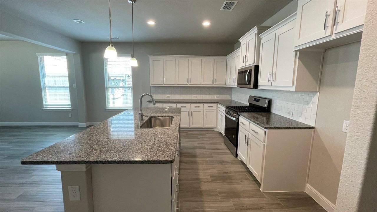 2316 Coyote Way - Photo 2 of 17