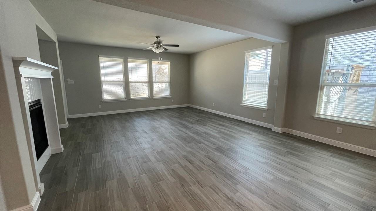 2316 Coyote Way - Photo 3 of 17