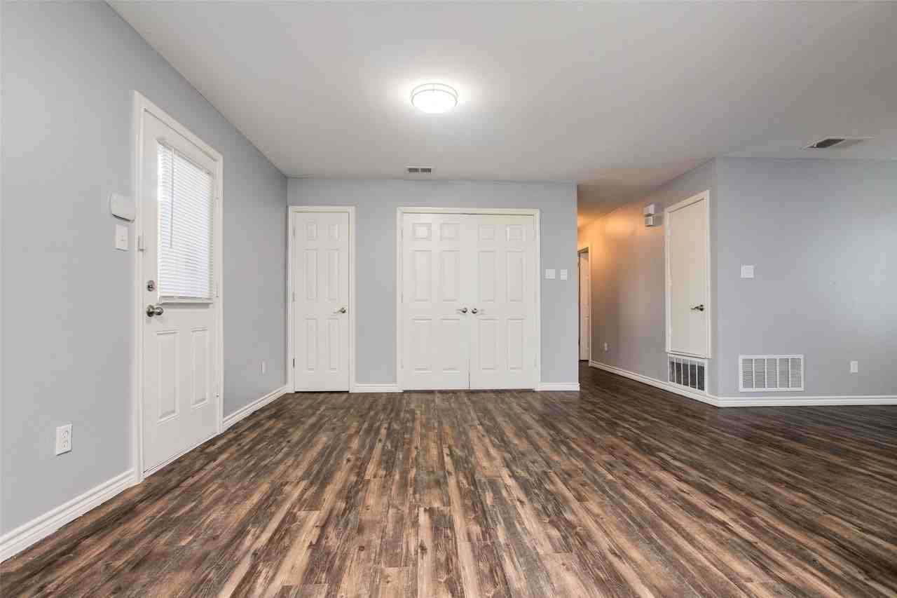 1008 Canal St #A - Photo 3 of 23