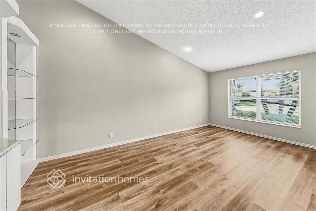 11409 Coral Bay Dr - Photo 4 of 20