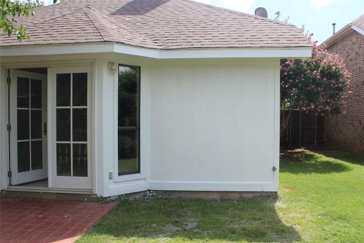 285 Alex Dr - Photo 4 of 29