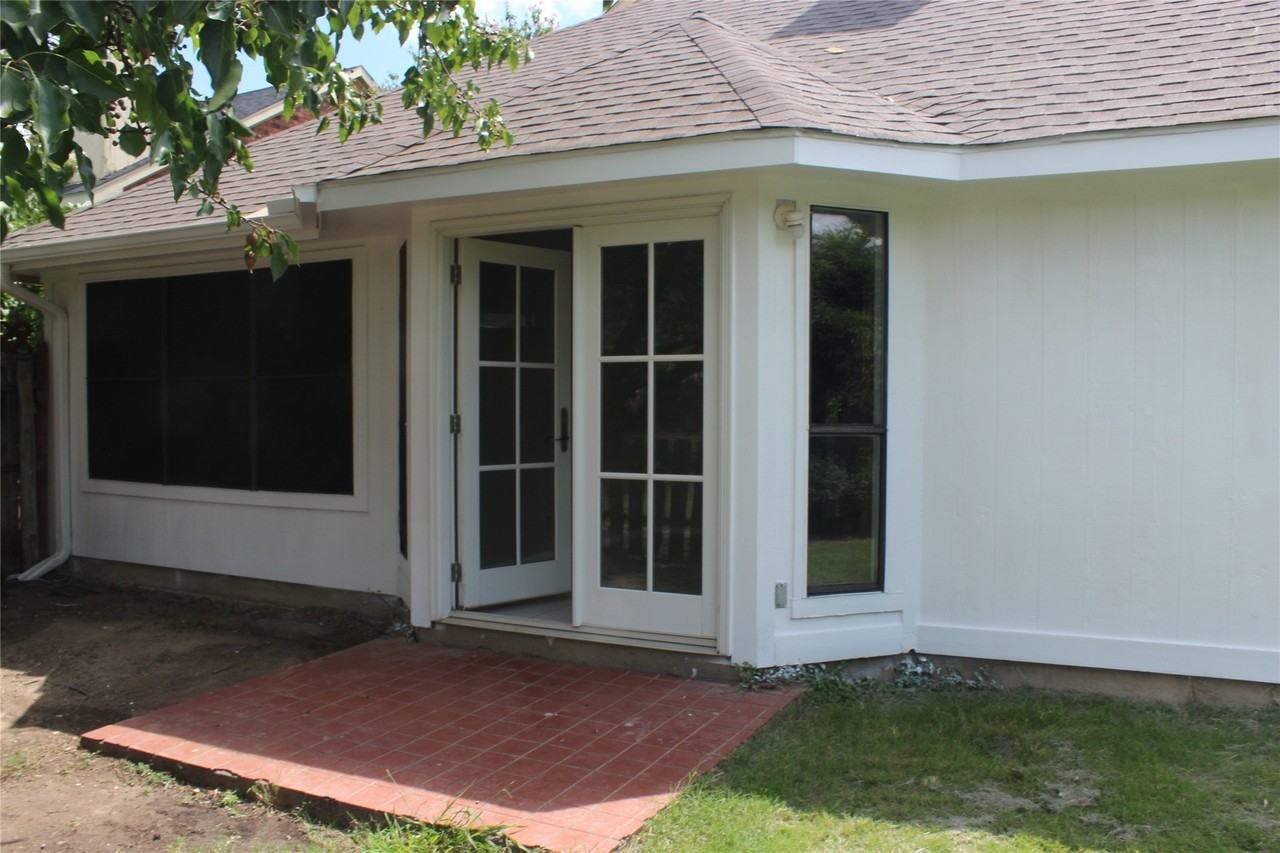 285 Alex Dr - Photo 5 of 29