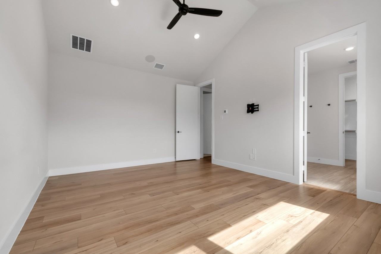1028 Bastion Ct - Photo 5 of 19