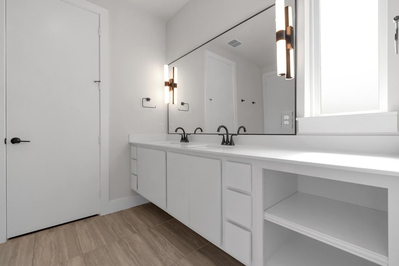1028 Bastion Ct - Photo 6 of 19
