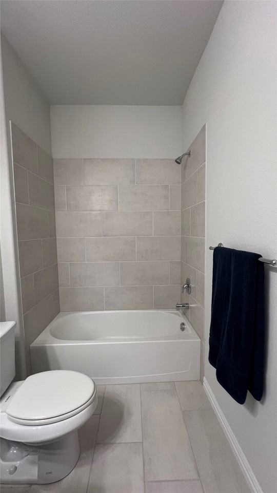 3033 Burwick Ln - Photo 6 of 38