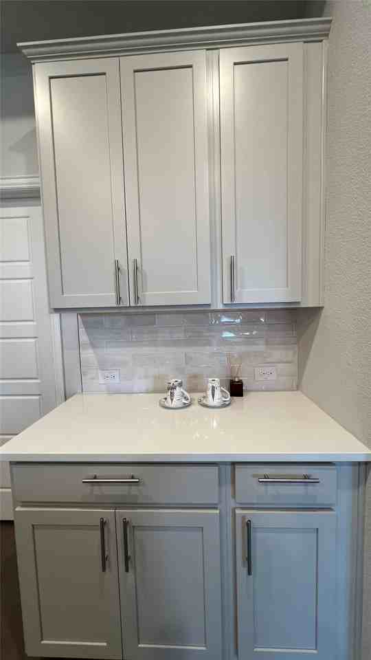 3033 Burwick Ln - Photo 7 of 38