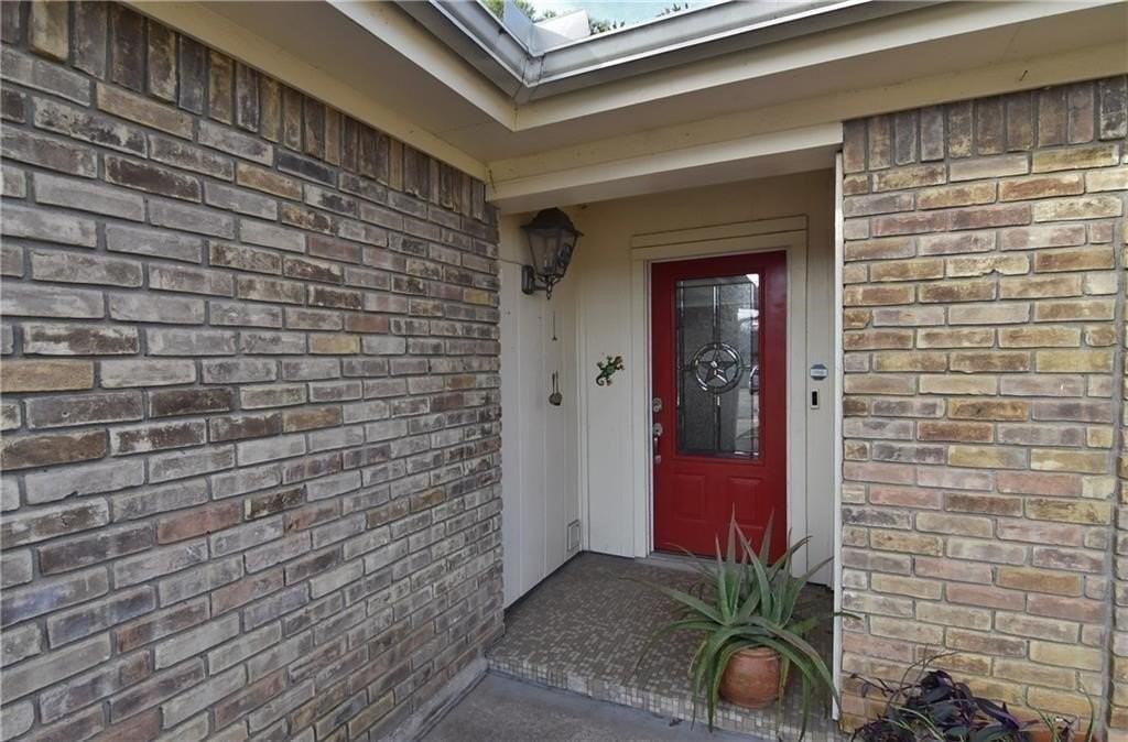 1309 San Marcos Dr - Photo 2 of 17
