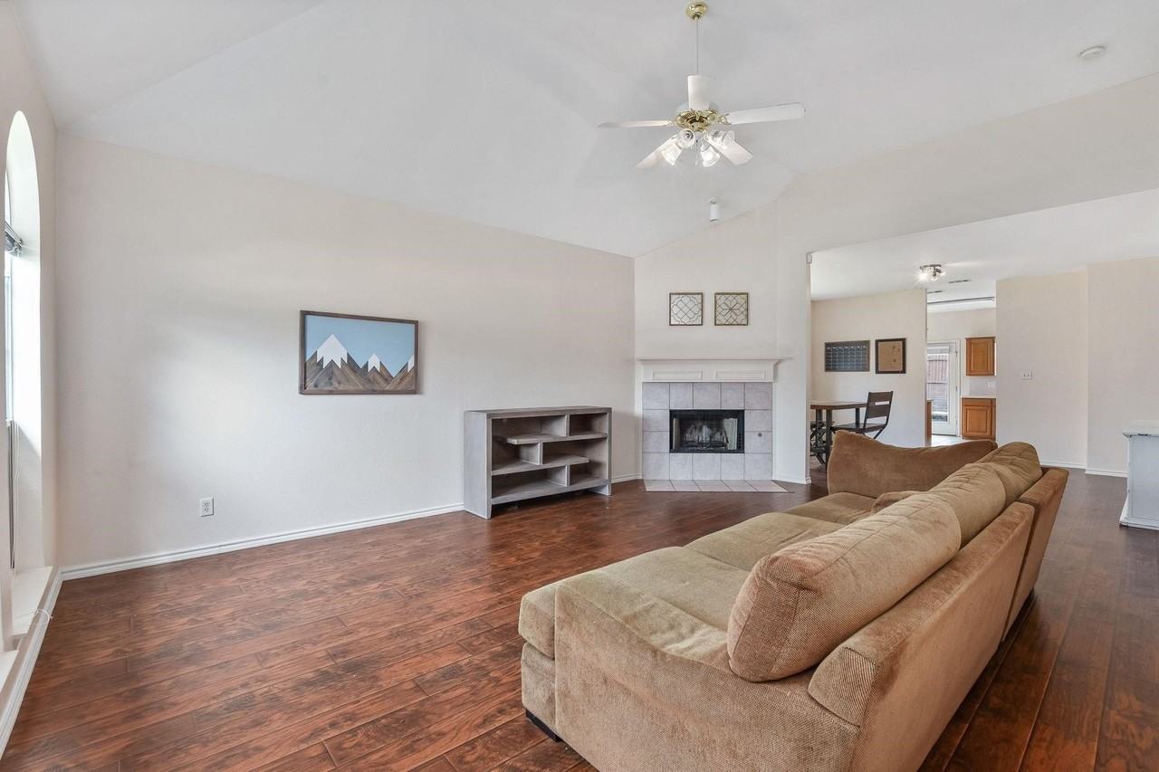 1209 Buehler Ct - Photo 6 of 14