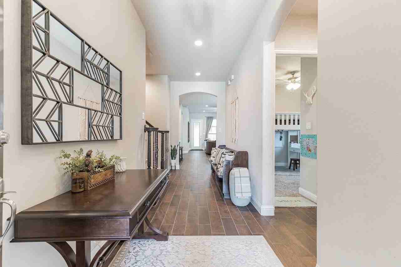14800 Belclaire Ave - Photo 3 of 32