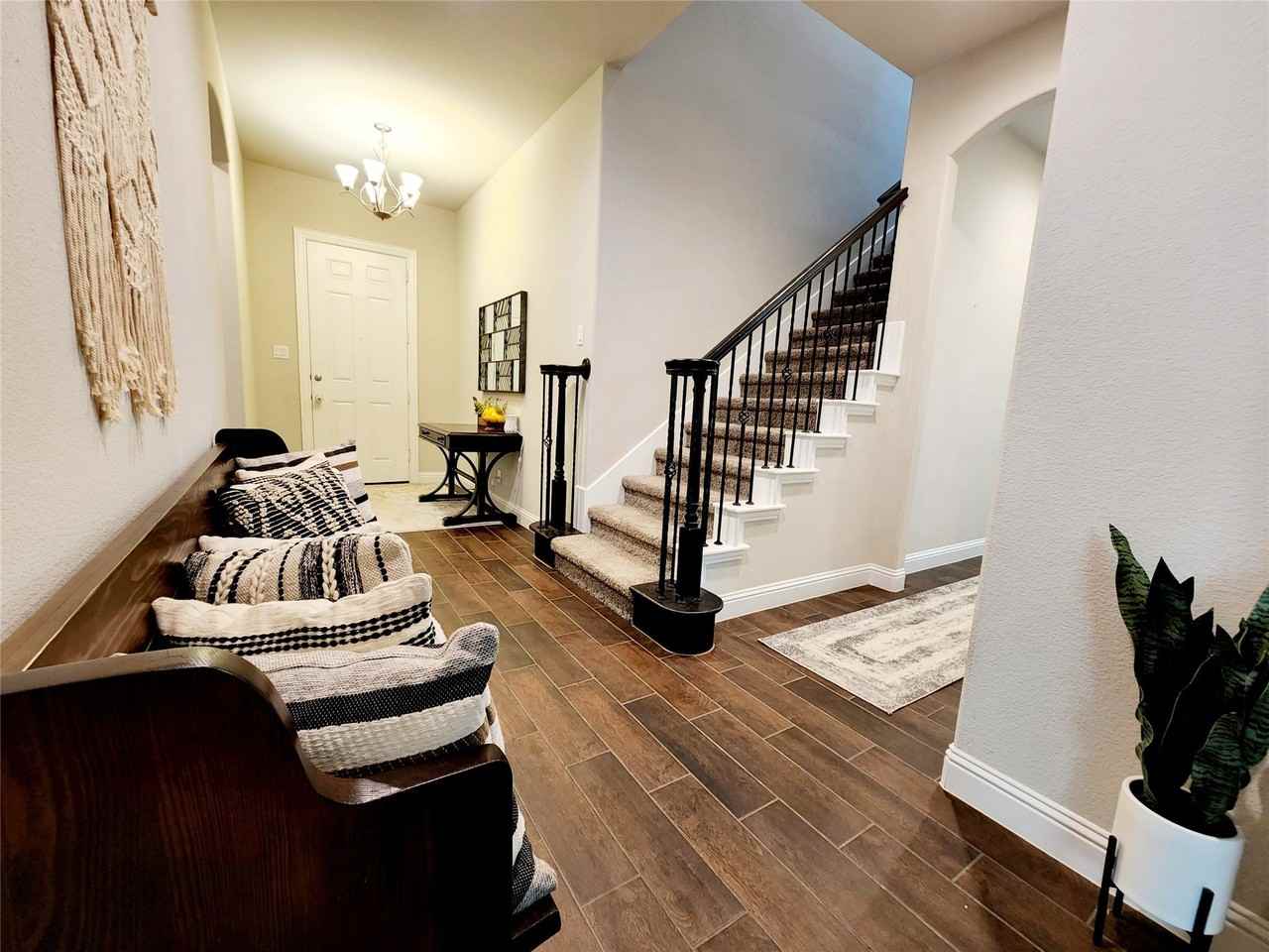14800 Belclaire Ave - Photo 4 of 32