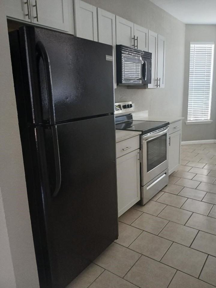 7208 Park Creek Dr - Photo 4 of 7