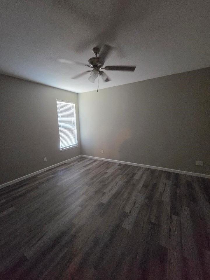 7208 Park Creek Dr - Photo 6 of 7