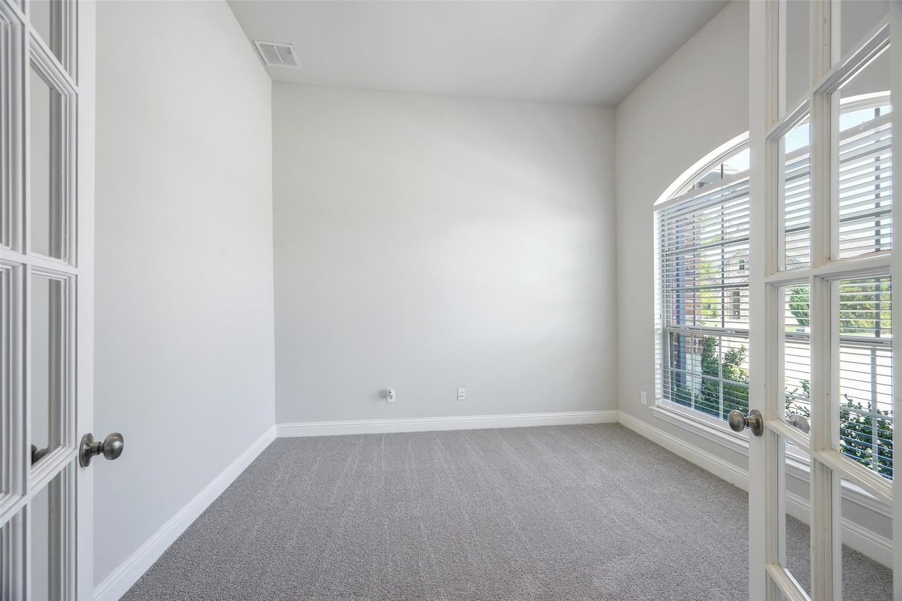9724 Excursion Dr - Photo 2 of 25