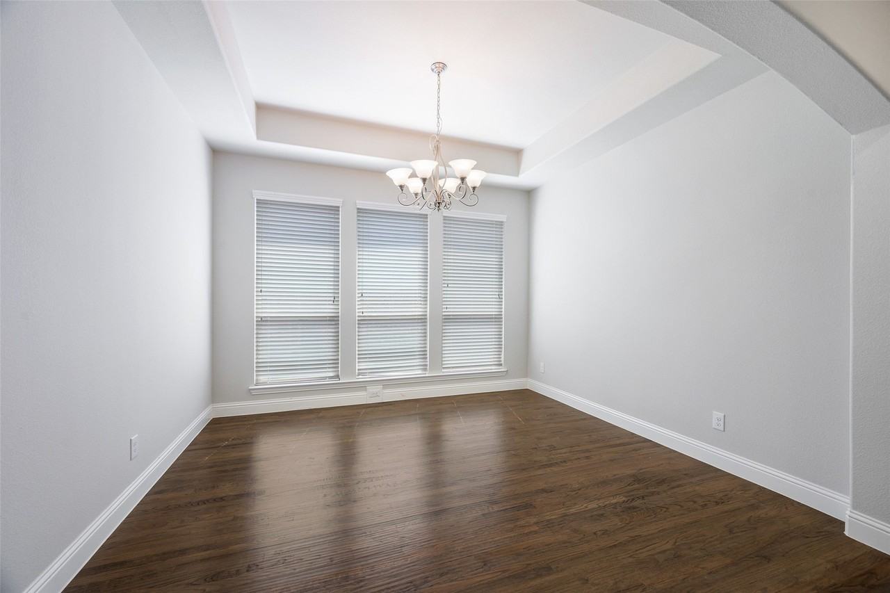 9724 Excursion Dr - Photo 4 of 25