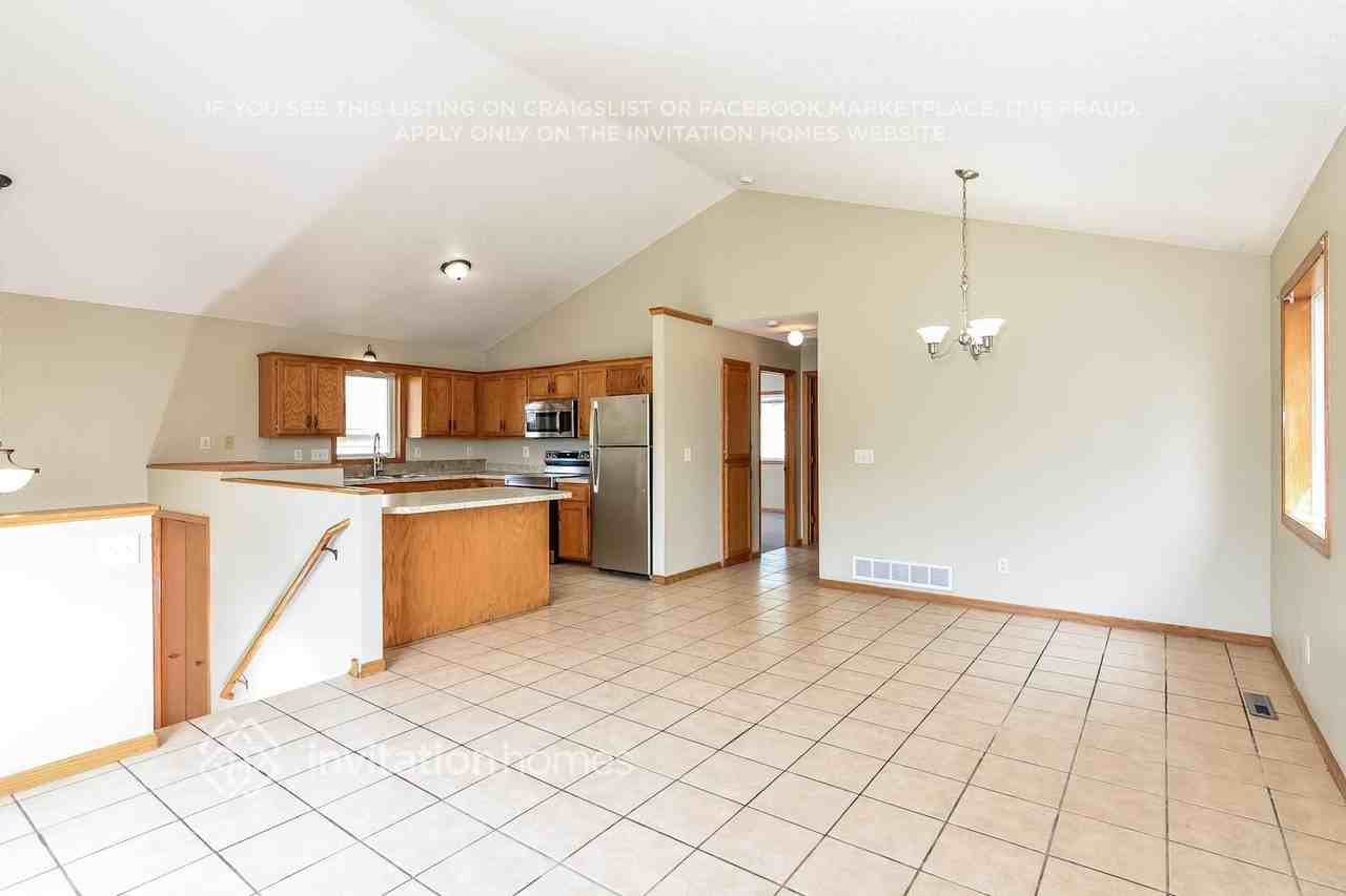 351 4th Ave S - Photo 6 of 18