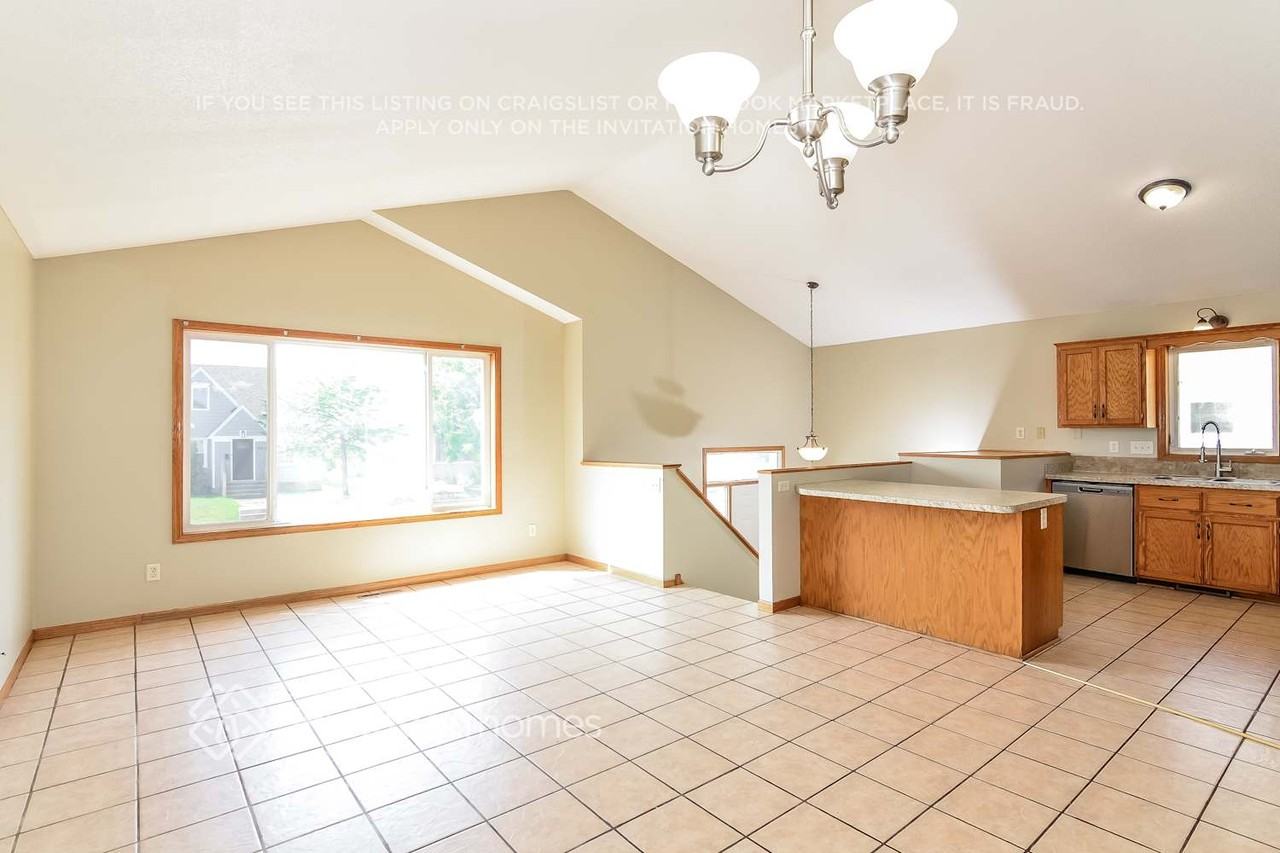 351 4th Ave S - Photo 5 of 18