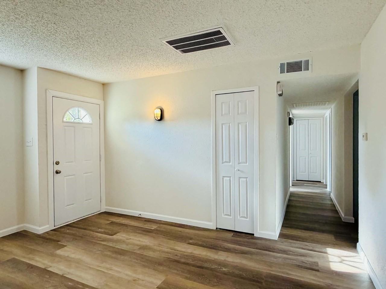 18907 Platte River Way - Photo 3 of 15