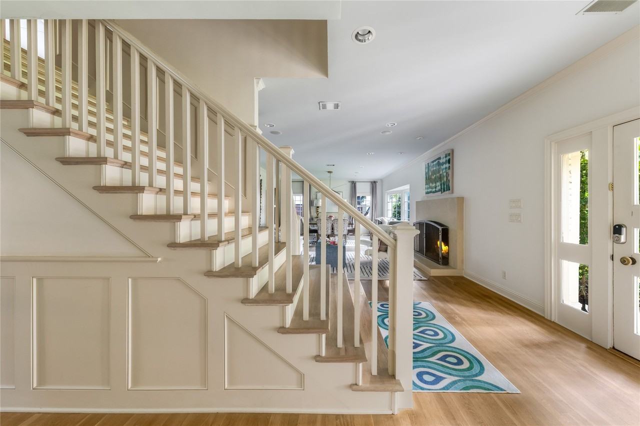 3313 Bryn Mawr Dr - Photo 5 of 26