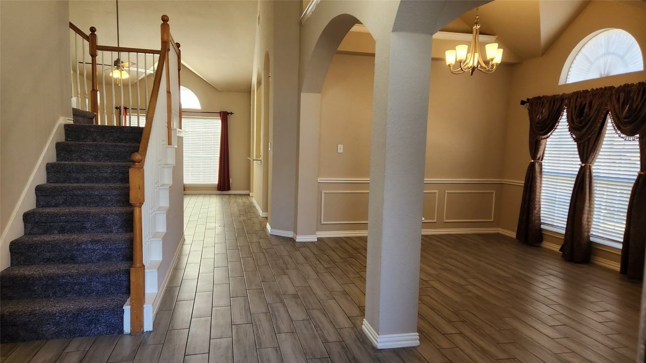 420 Misty Ln - Photo 5 of 37