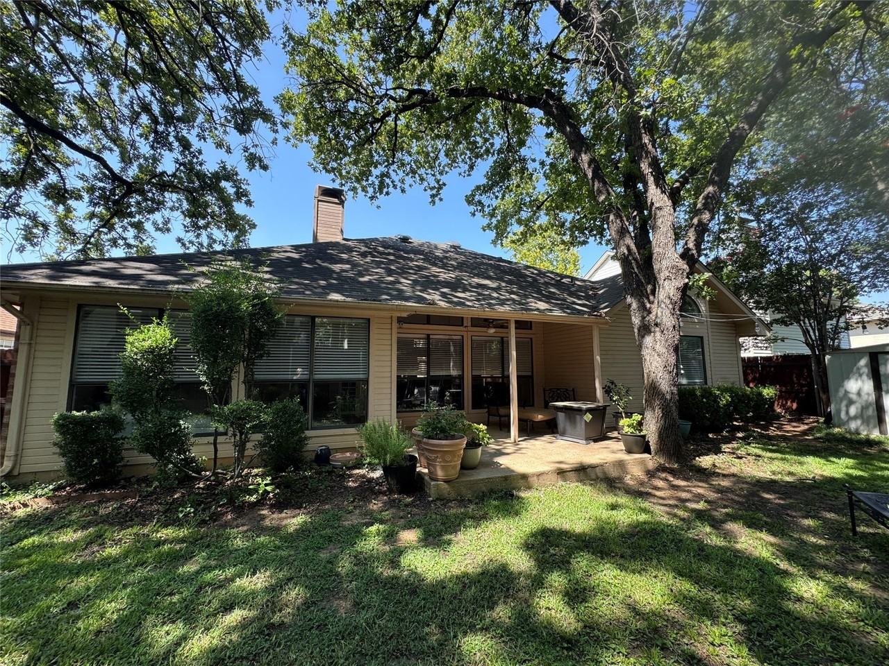 521 Post Oak Rd - Photo 3 of 16