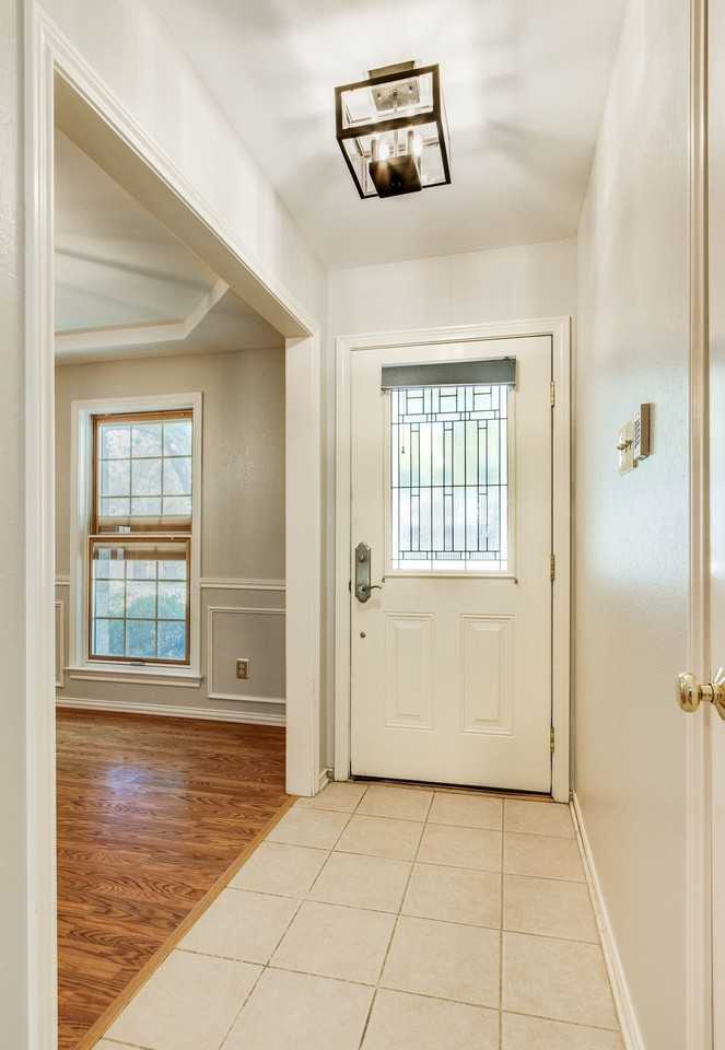 355 Aspenway Dr - Photo 4 of 23