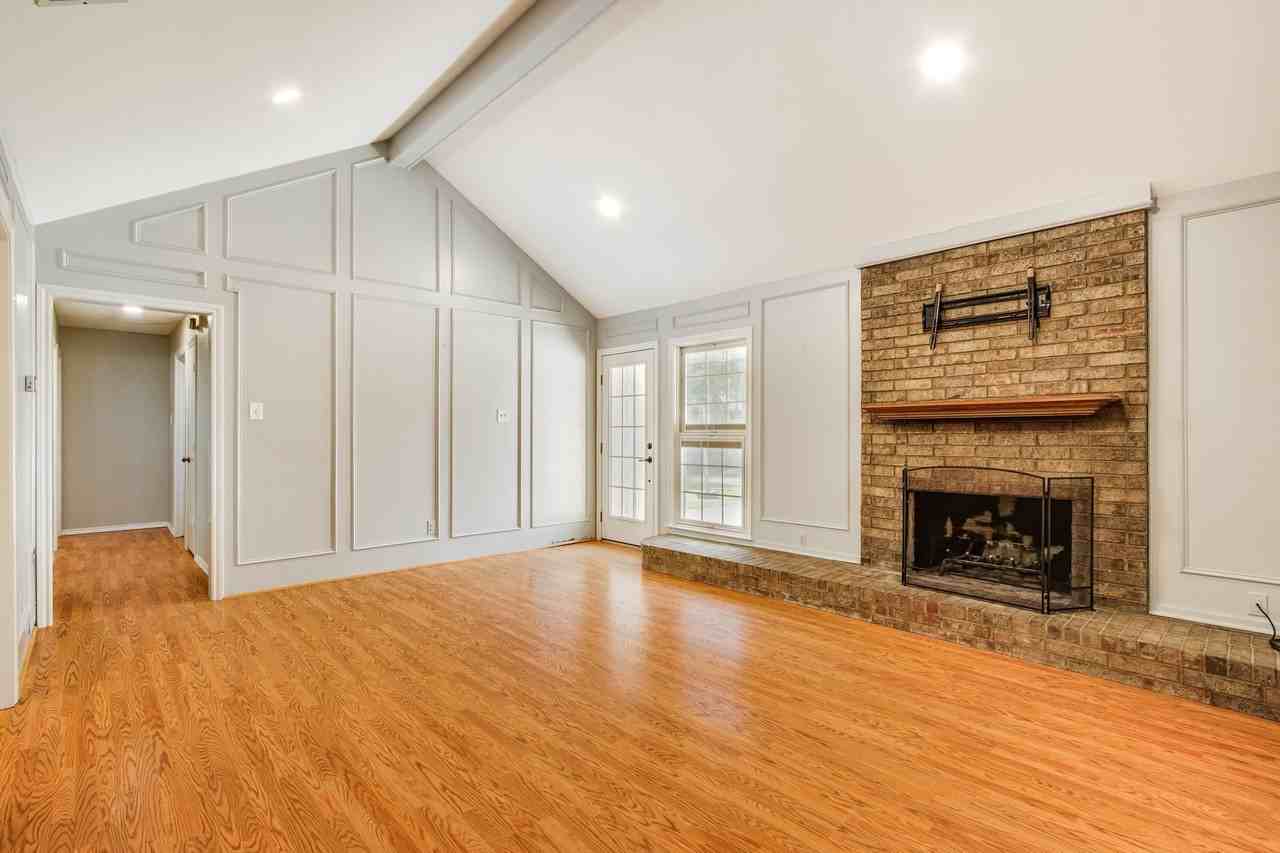 355 Aspenway Dr - Photo 7 of 23