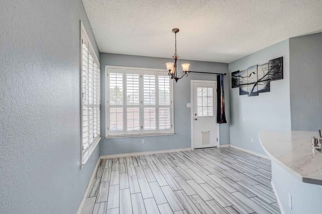 1726 Northampton Dr - Photo 6 of 26
