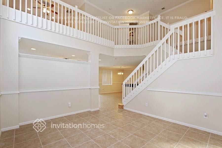 6251 Oak Bluff Way - Photo 3 of 18