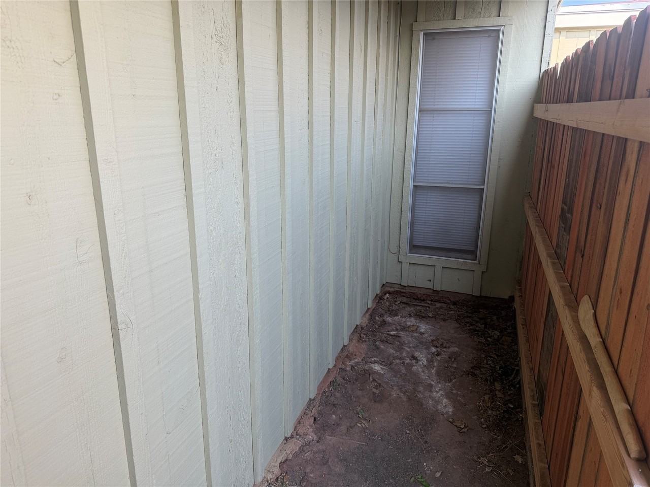 3535 Yale Ave #4 - Photo 3 of 11