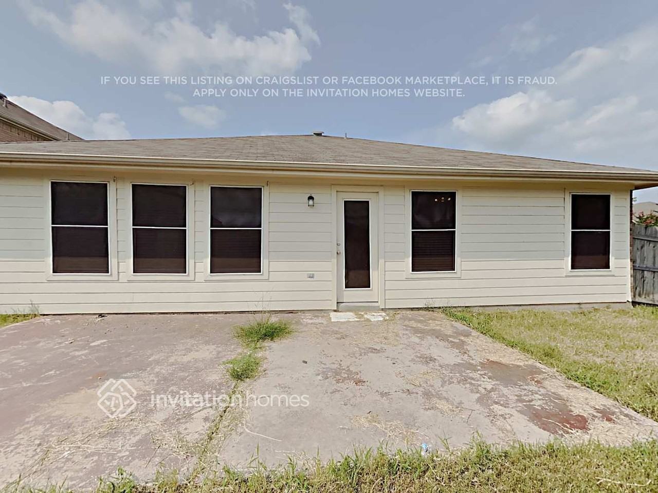 1120 Melrose Dr - Photo 3 of 5