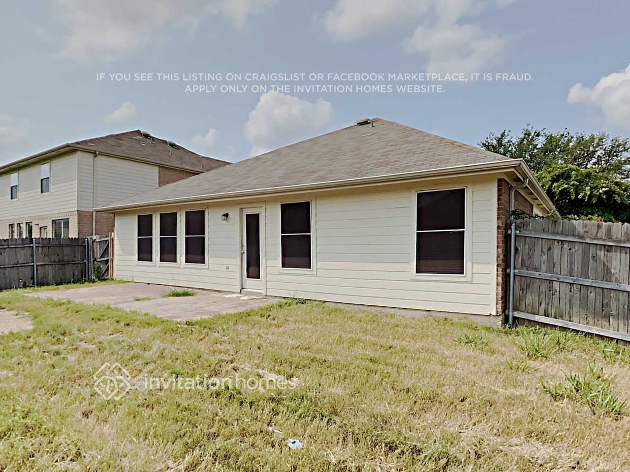 1120 Melrose Dr - Photo 4 of 5