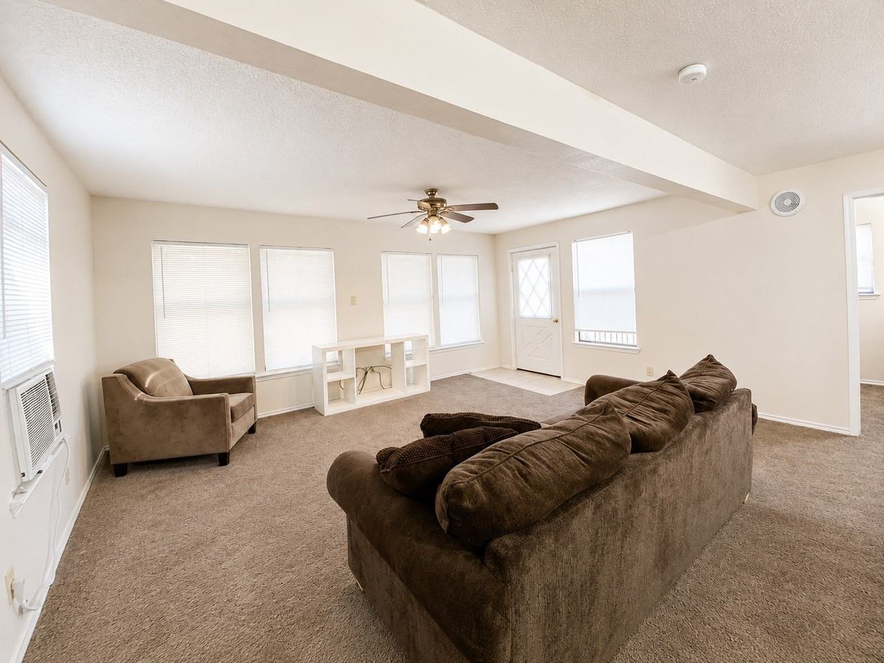 910 Hillside Beach Dr - Photo 6 of 15