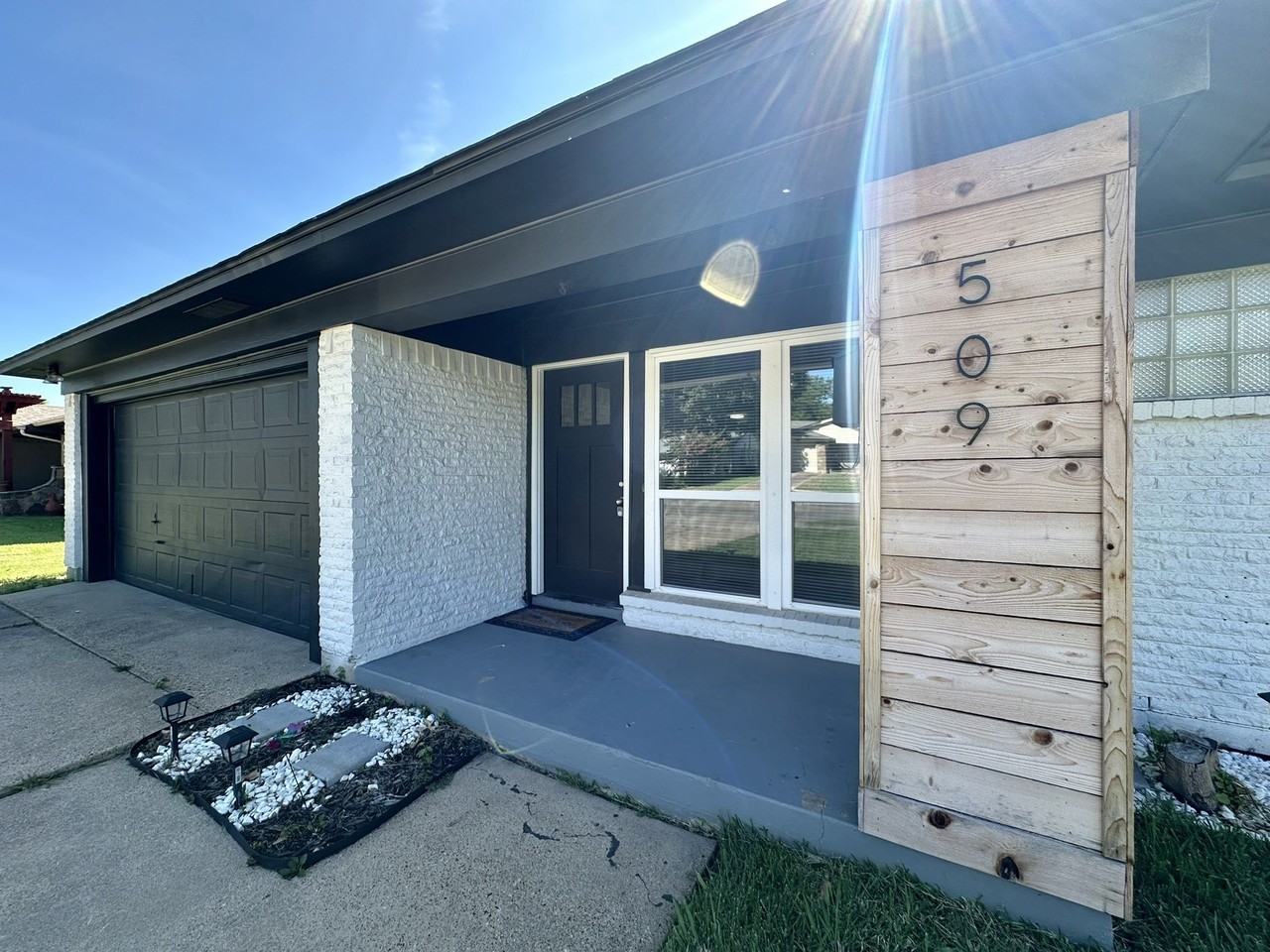 509 Dover Dr - Photo 4 of 40