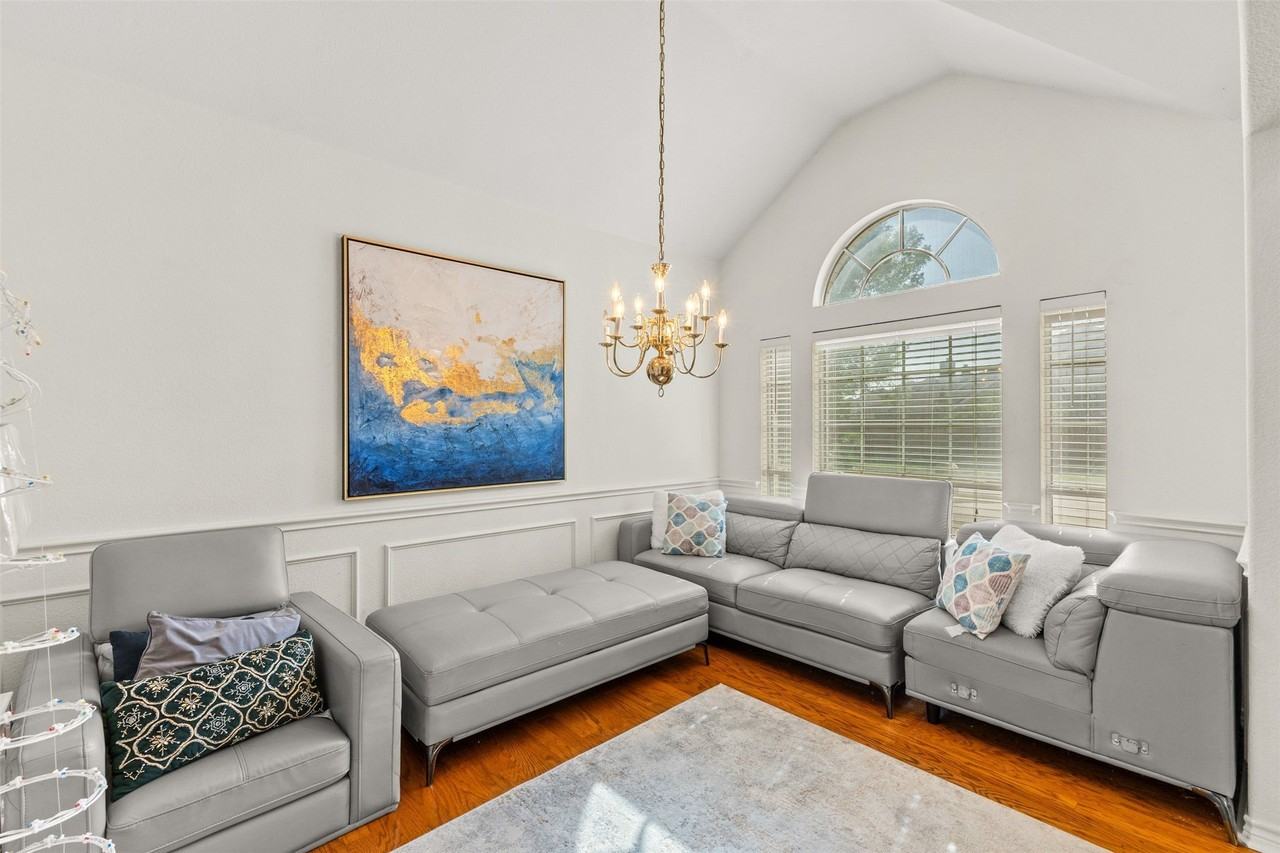 5231 Kathryn Dr - Photo 5 of 15