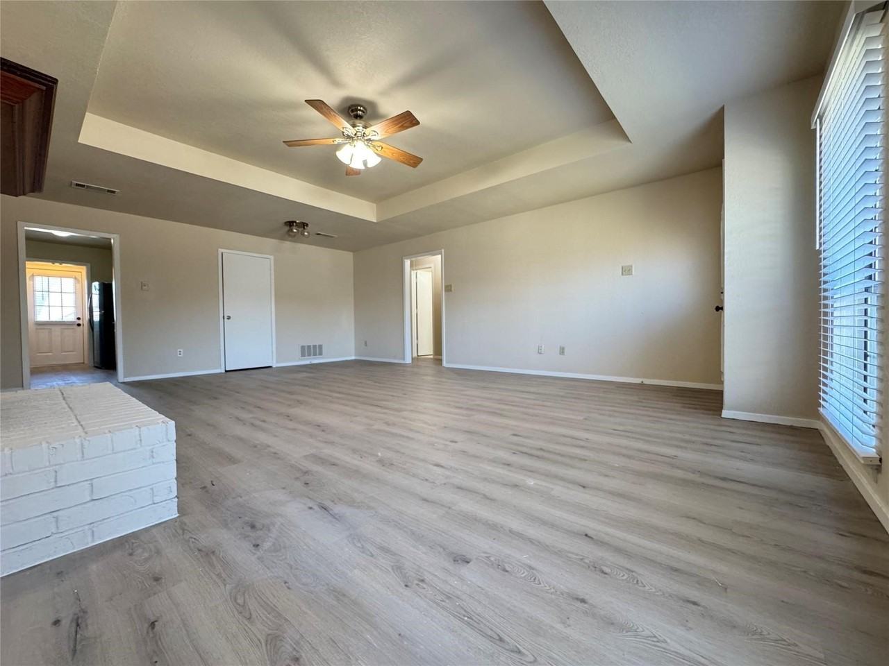 528 Post Oak Ln - Photo 7 of 18