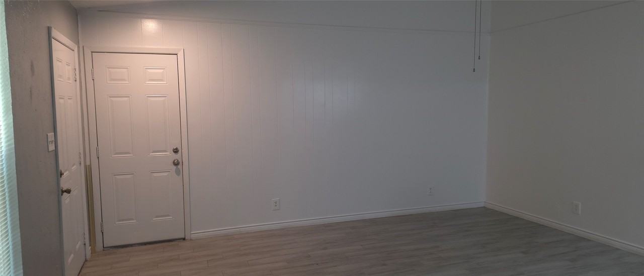 708 Truman St - Photo 5 of 16