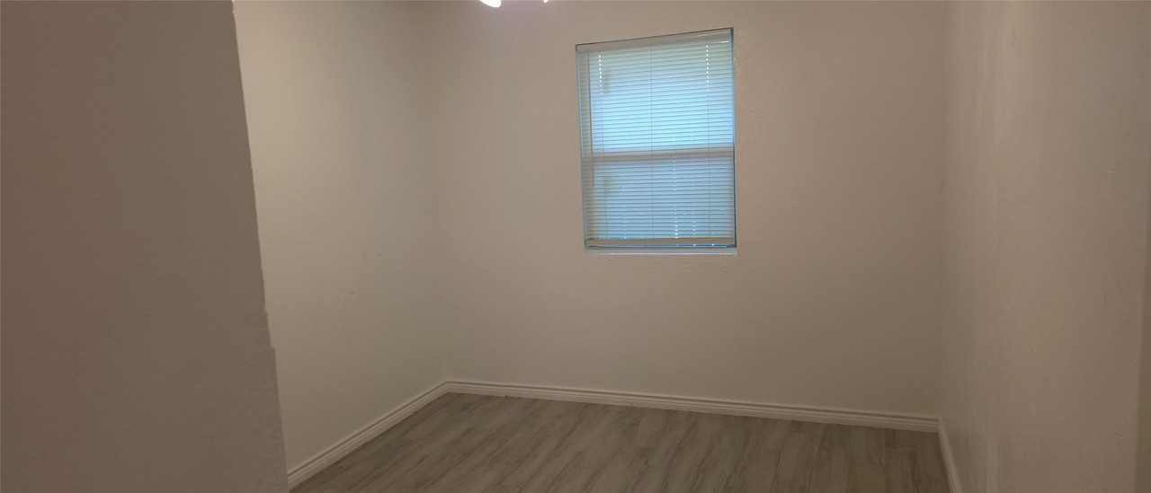 708 Truman St - Photo 7 of 16