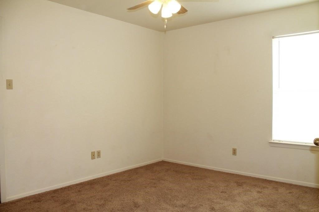 1424 Walters Dr - Photo 5 of 12