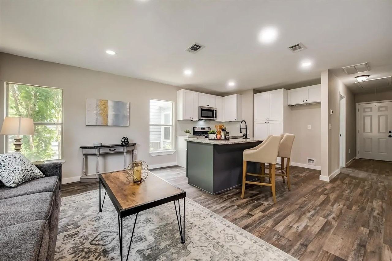 2617 Ryan Ave - Photo 4 of 19