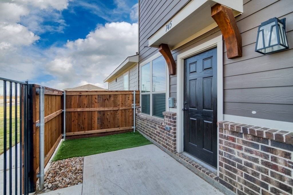 745 Harvest Moon Dr - Photo 3 of 18