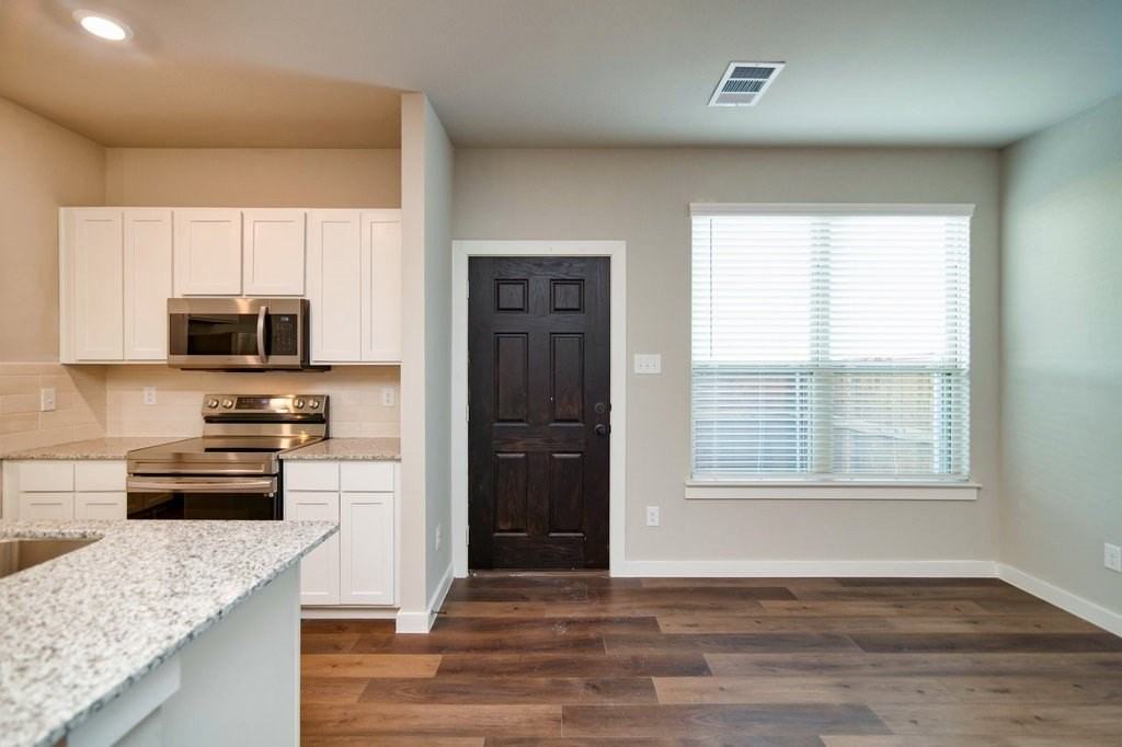 745 Harvest Moon Dr - Photo 4 of 18